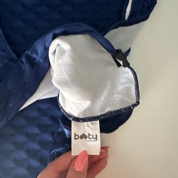 Chrome Cropped Tank - Picture 3 of 3